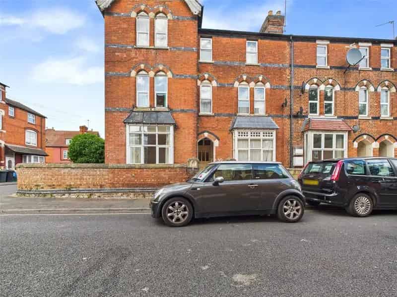 6 Bedroom Terraced House for Sale