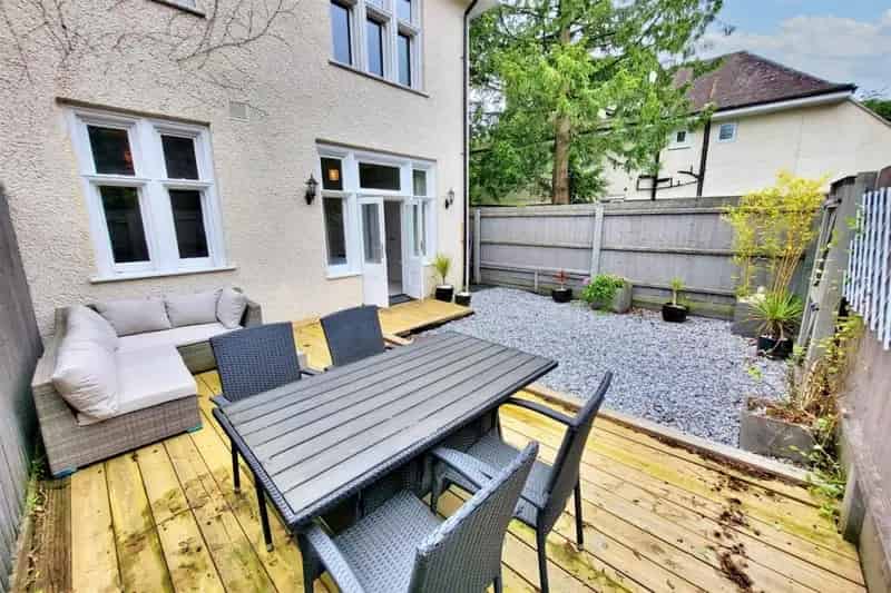 2 Bedroom Flat for Sale with Private Garden and Parking