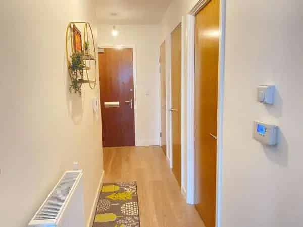 Stylish One Bedroom Apartment in Portobello Square