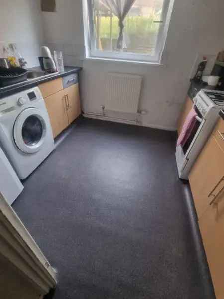 Flat For Rent in Dover, England