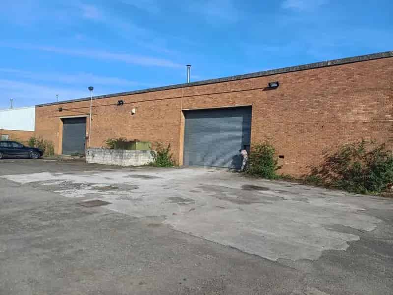 Detached Unit with Steel Frame and Secure Yard