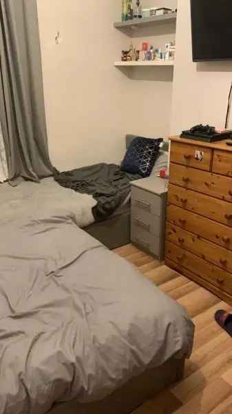 2 Bed Flat Near Lewisham Station - Garden - Pets Allowed