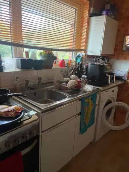 Flat near Richmond Park with Balcony Close to Transport