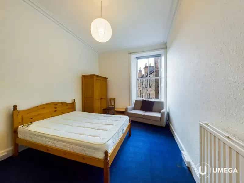 5 Bedroom Apartment to Rent in Marchmont