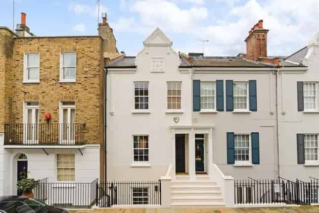Terraced House for Sale in London SW10