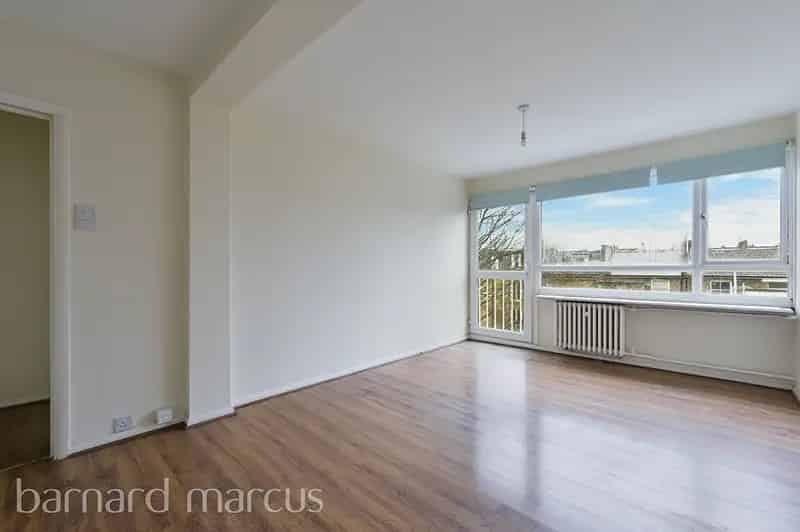 Flat 34 Rockley Court Shepherds Bush W14 0DB