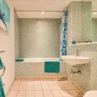 2 Bedroom Furnished Apartment Manchester City Center Secure Parking