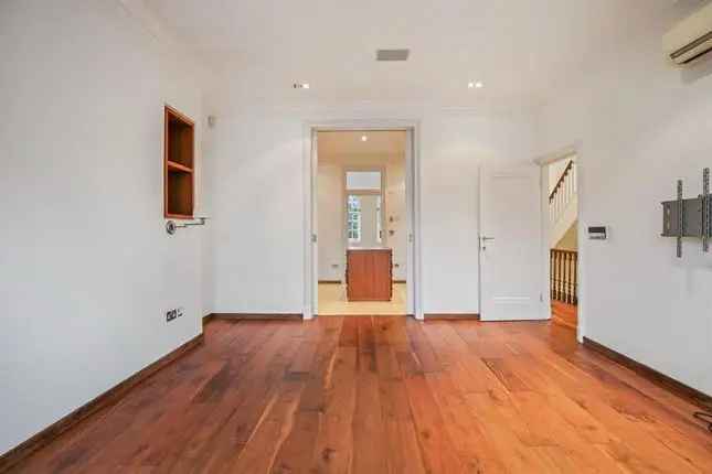 Terraced house to rent in Hamilton Terrace, London NW8