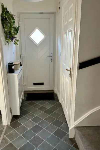 2 Bed House in St George's - New Kitchen & Flooring