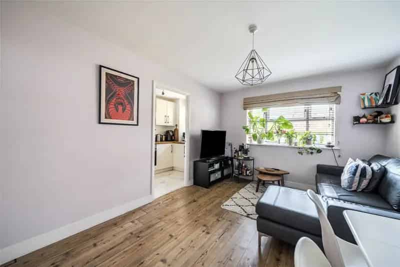 1 Bedroom Ground Floor Apartment for Sale