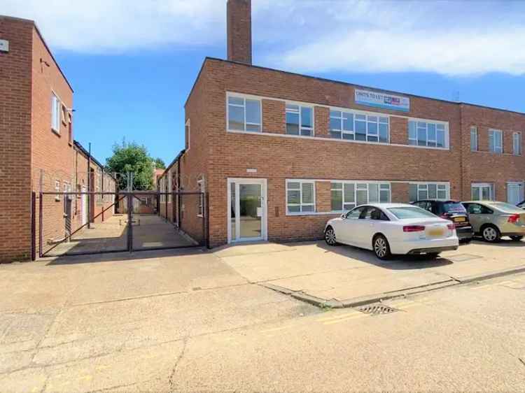 Industrial For Rent in London, England