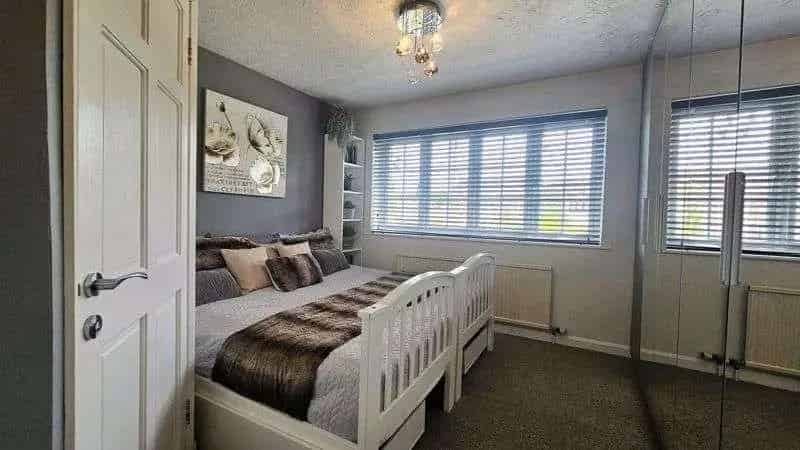 6 Bed Detached House for Sale in Hucclecote