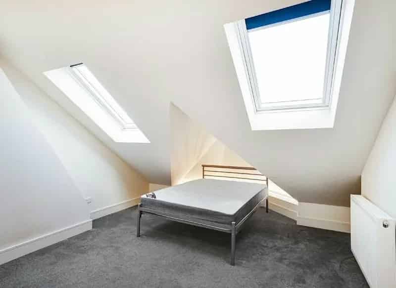 Four Double Bedroom Split Level Flat Newly Refurbished