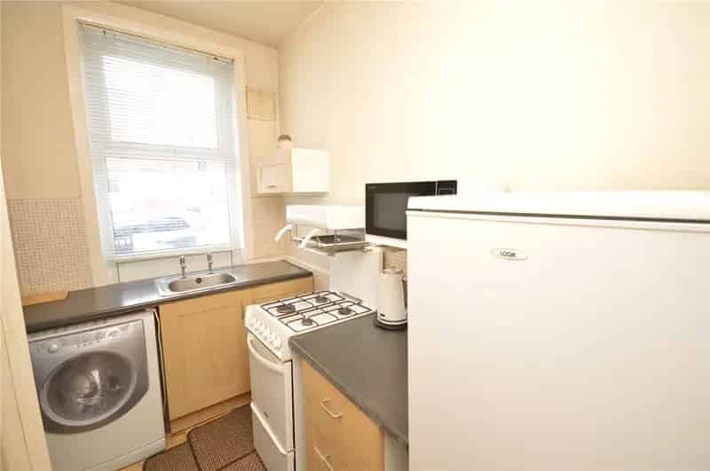 House For Sale , 33, Westbury Mount, Leeds, England