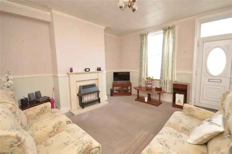 House For Sale in Leeds, England