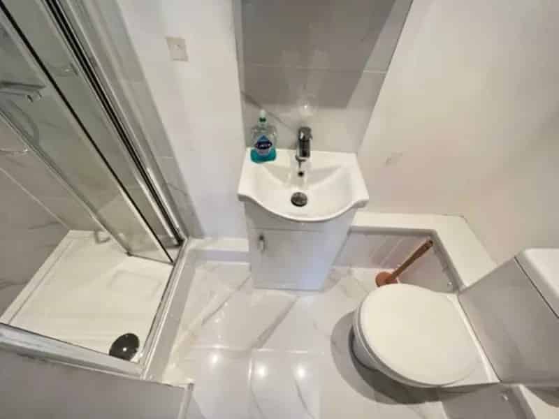 0 Bedroom Studio House to Rent Near West Ham Station