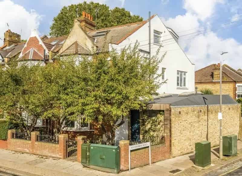 Extended Family Home Near Putney Station