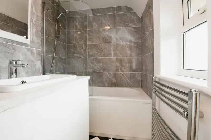 3 Bedroom Semi Detached House Holmewood Derbyshire
