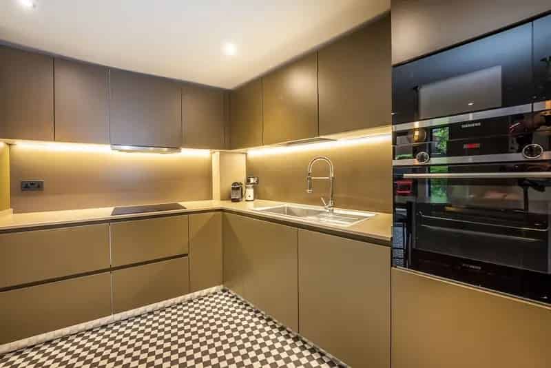 4 Bedroom Victorian House Parsons Green