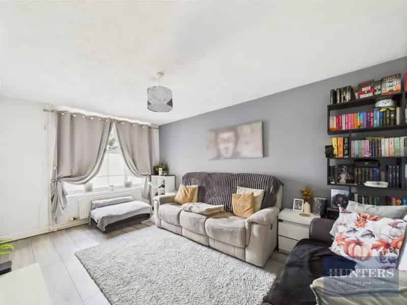 2 Bedroom House For Sale in West Cheltenham