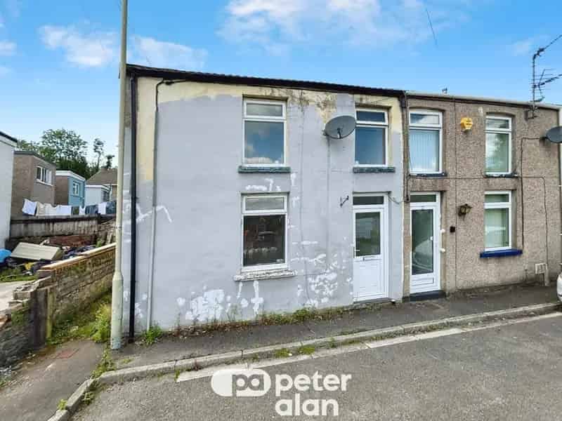 3 bedroom end of terrace house