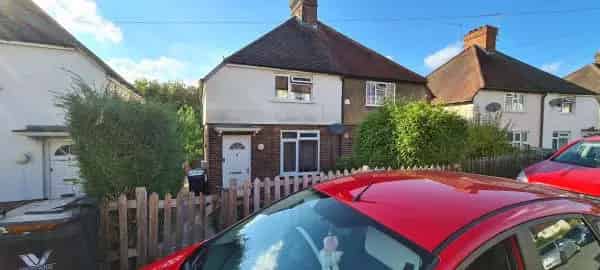 2 Bedroom House Large Garden Driveway Semi Detached