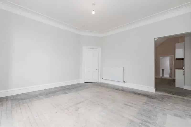 4-Bedroom Granite Apartment Near Mannofield