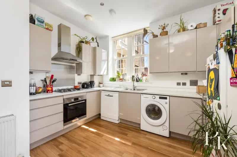 2 Bedroom Flat House to Rent in Brighton Kemp Town