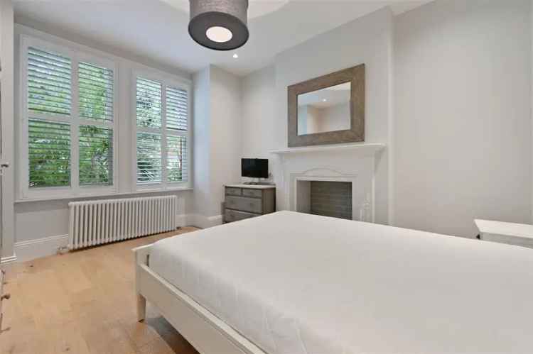 5 Bedroom Semi-Detached House Near Acton Main Line Station