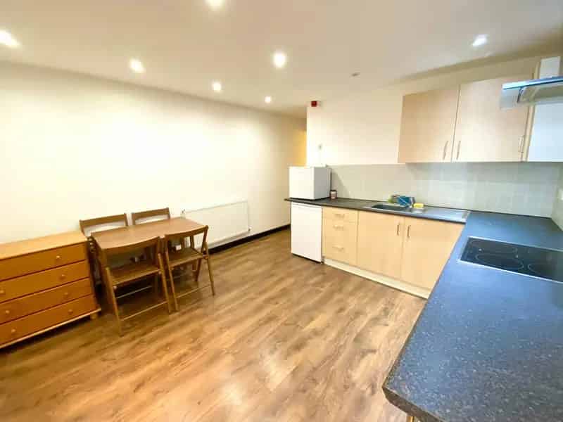 2 Bed Chorlton Apartment Near City Centre