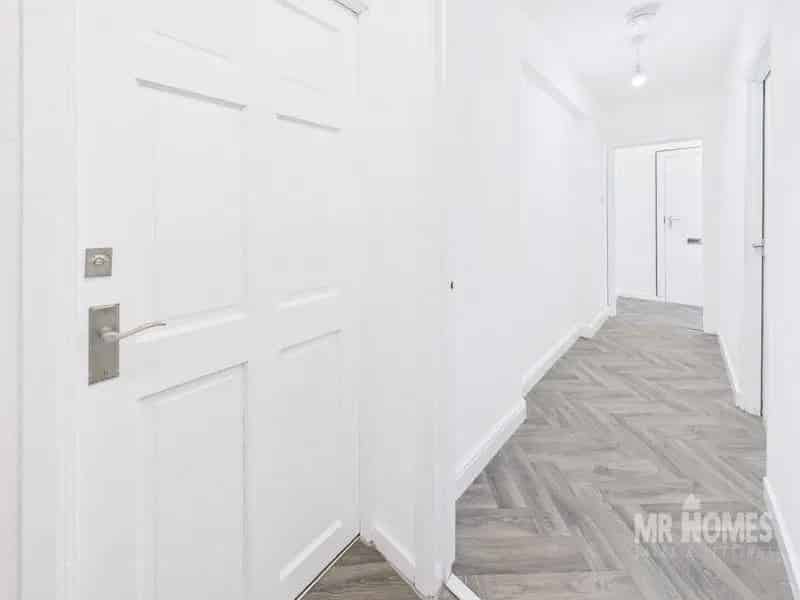 2 Bed Flat for Sale Cardiff - Investment Opportunity - Guaranteed Rent