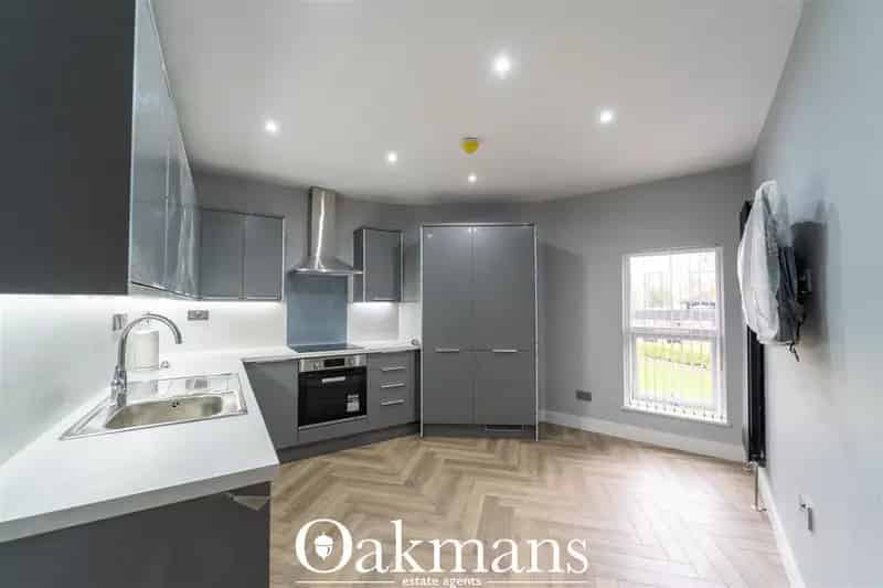 3 Bedroom Maisonette To Rent