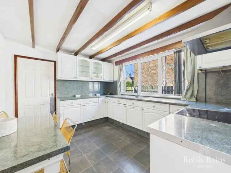 3 Bedroom Detached House for Sale Sutton on Hull