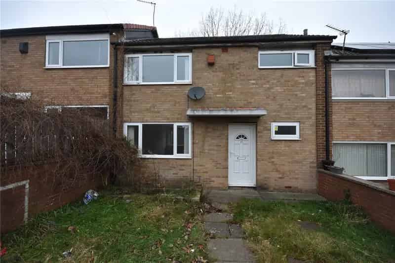 House For Sale , 8, Farndale Square, Leeds, England