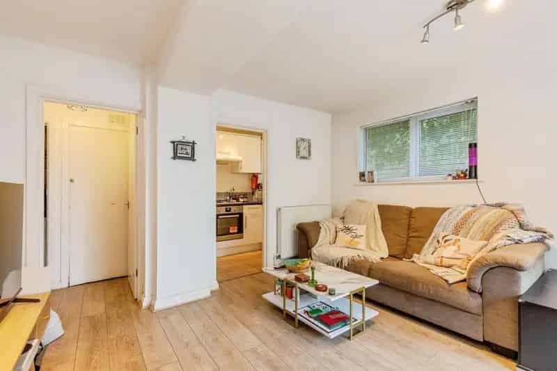 Cotham Garden Flat - Private Garden & Parking