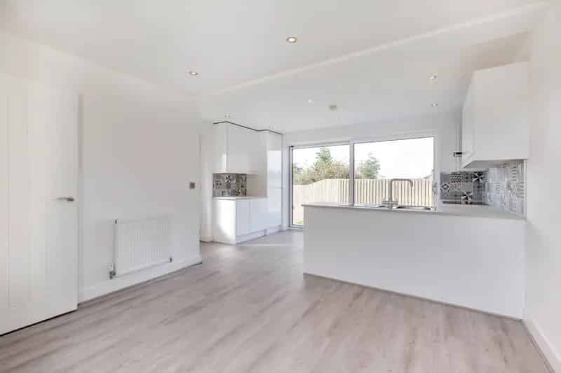 3 Bedroom End of Terrace House to Rent