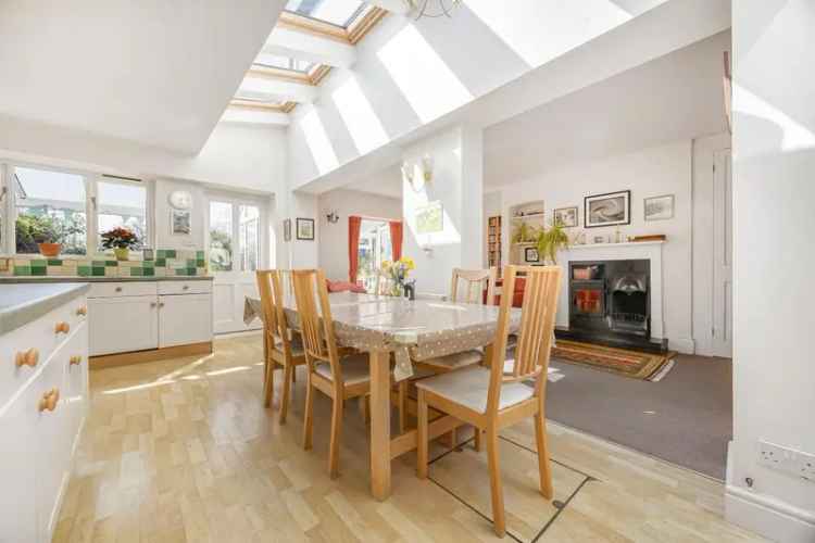 4 Bedroom End of Terrace House for Sale
