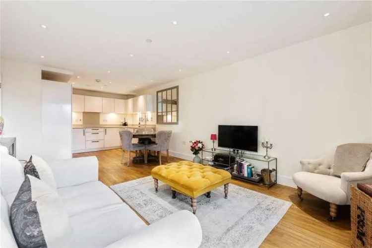 2 bed flat for sale