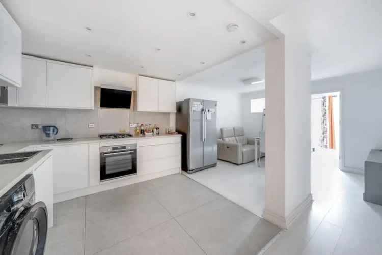 Luxury 2 Double Bedroom Apartment with Concierge and Leisure Facilities