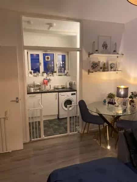 2 Bed Flat Camden Warren Street Great Views Secure Entry