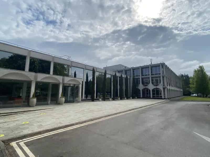 42129 sq ft Office Space For Sale or Lease