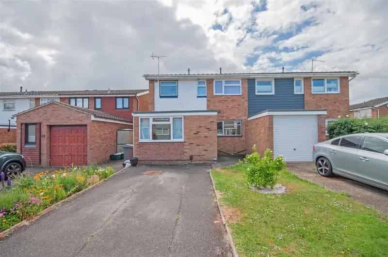 4 Bedroom Semi-Detached House for Sale