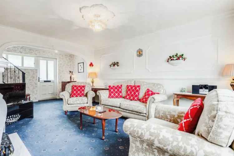 3 Bedroom Detached Family Home with Conservatory and Garage