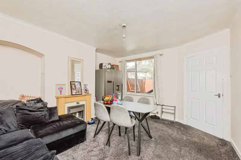 3 Bed Family Home Near Motorway Links