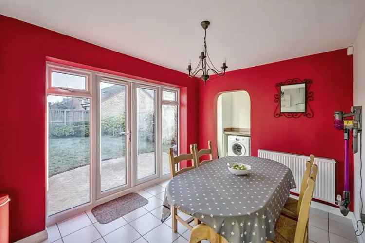 4 Bed Family Home with Garage and Gardens