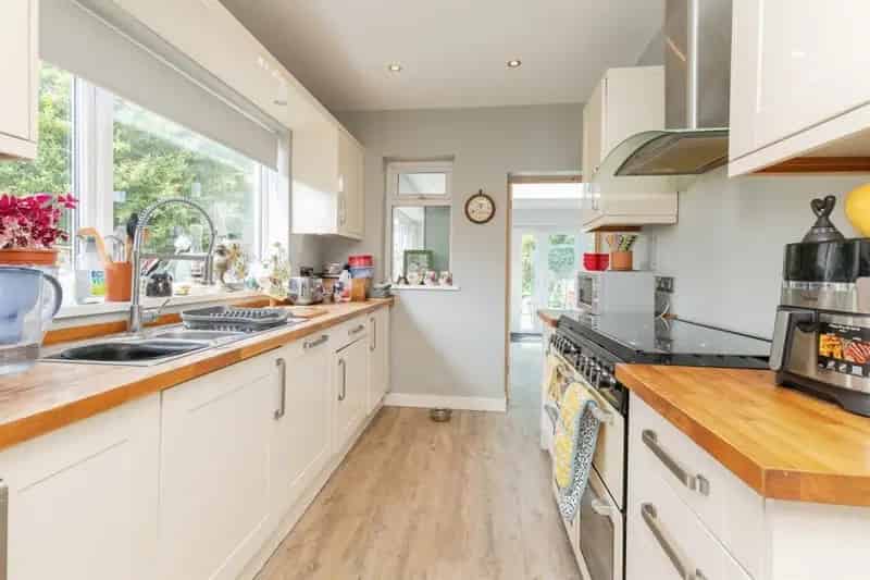 4 Bed House Near Bath - Family Home with Garden and Parking