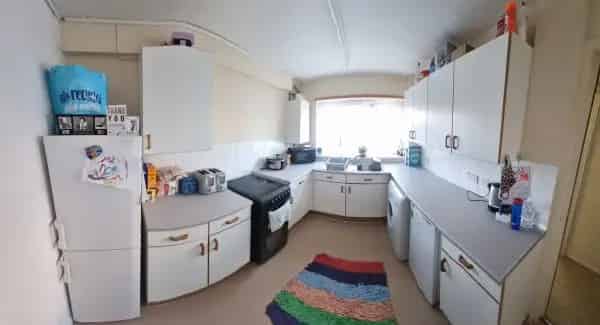 2 Bed Ground Floor Flat Near Ashford International Station