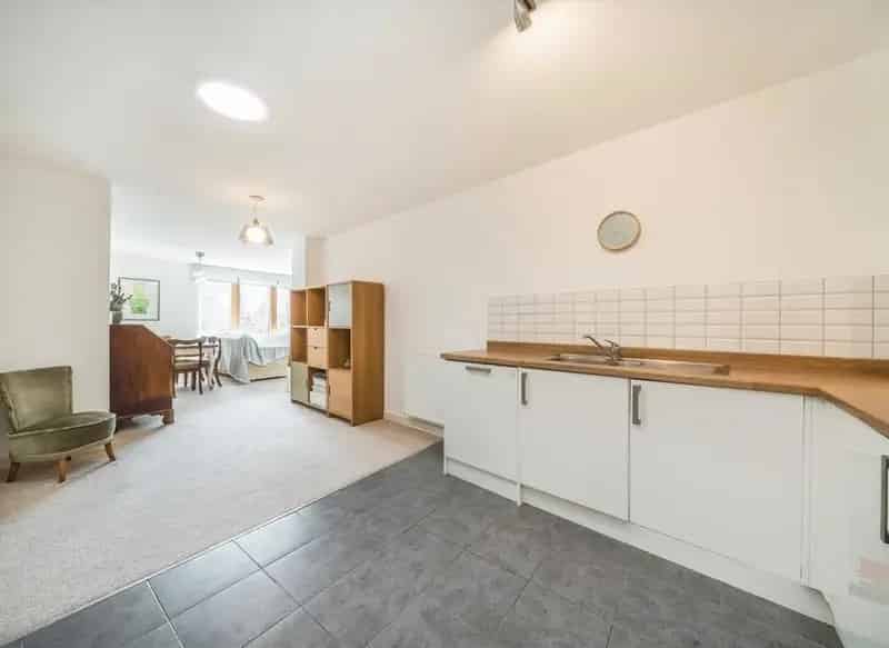2 Double Bedroom Flat 900 sq ft  Homerton Hackney Central