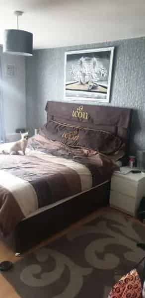 2 Bed Ground Floor Flat Separate Toilet and Bathroom Large Living Room