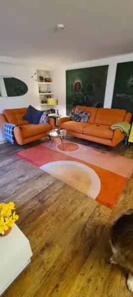 Large 1 Bed Basement Flat with Garden and Pet-Friendly